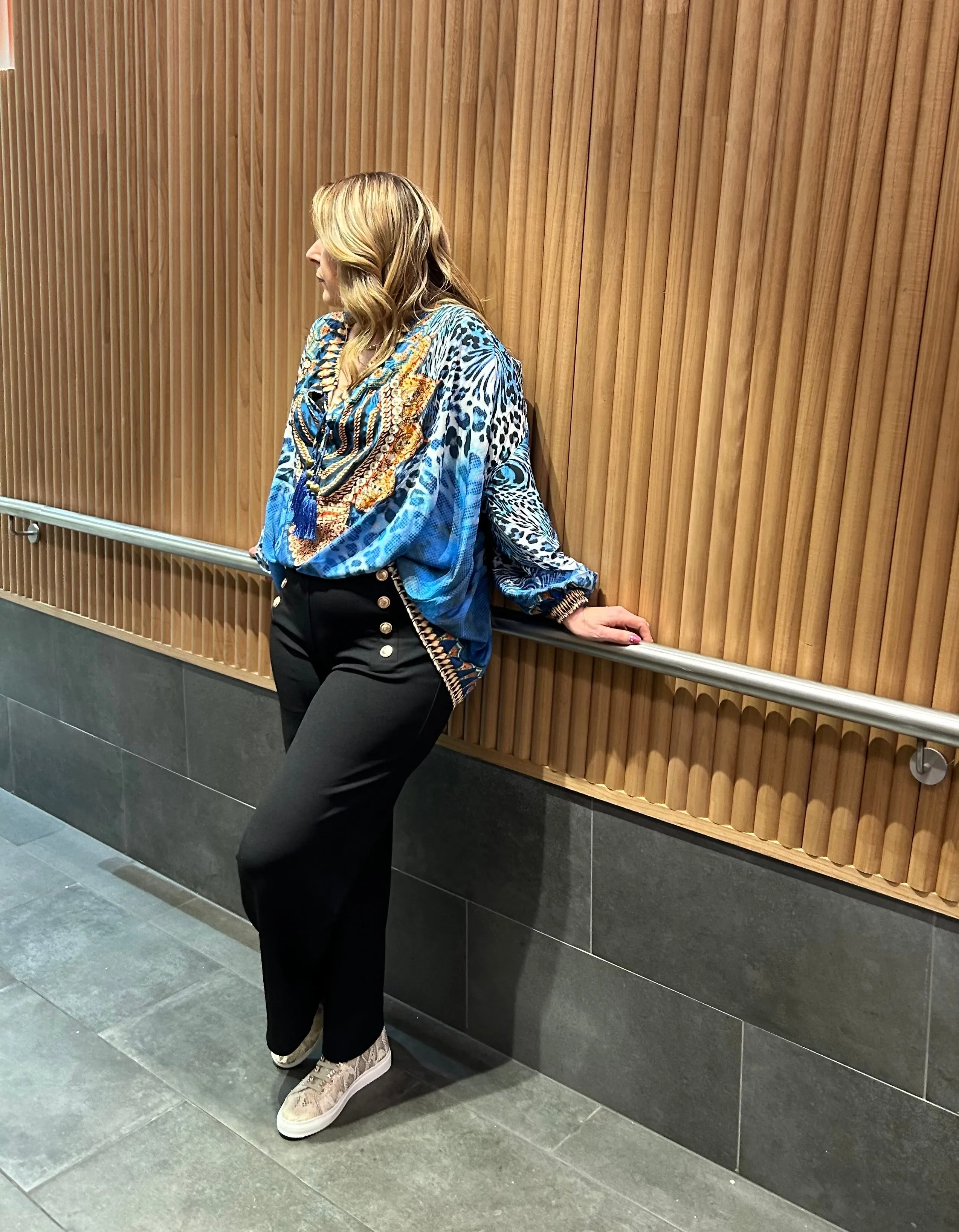 Gypsy top blue leopard