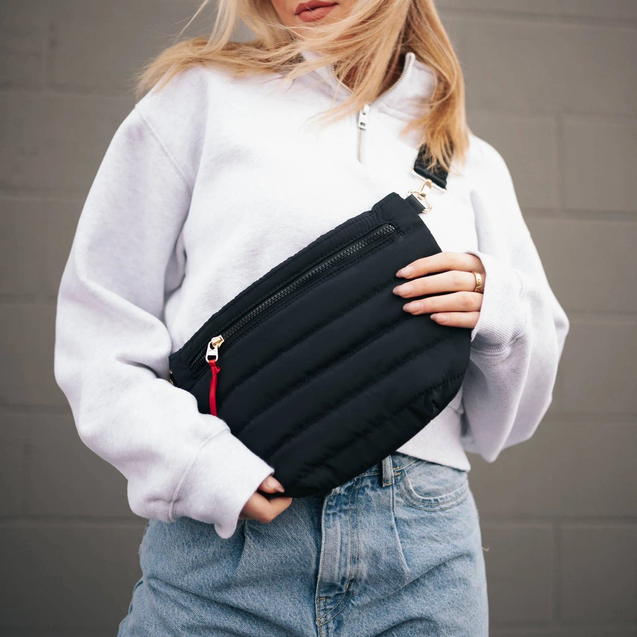 Jolie Belt Puffer Bag: Black