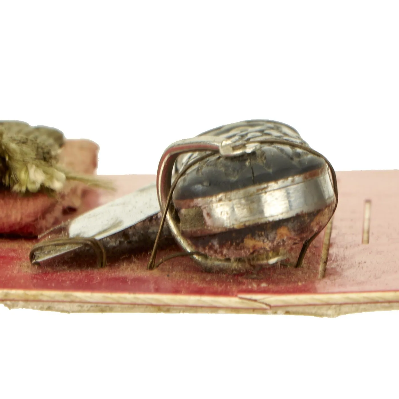 Original U.S. WWII Unissued Airborne Schrade "Presto" M2 Knife with Plastic Handle on Display Board